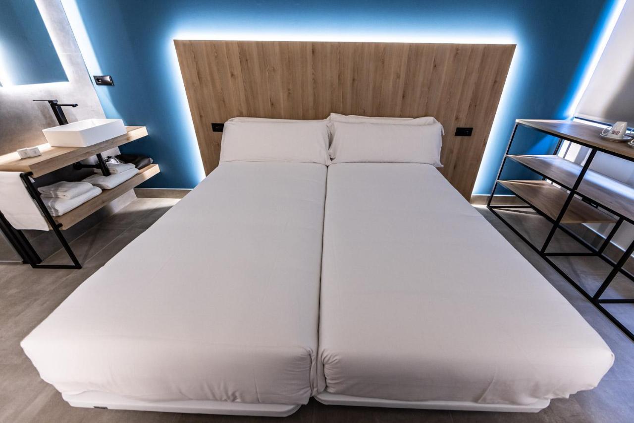 Hospedium Hotel Devalar Do Mar カマリーニャス エクステリア 写真