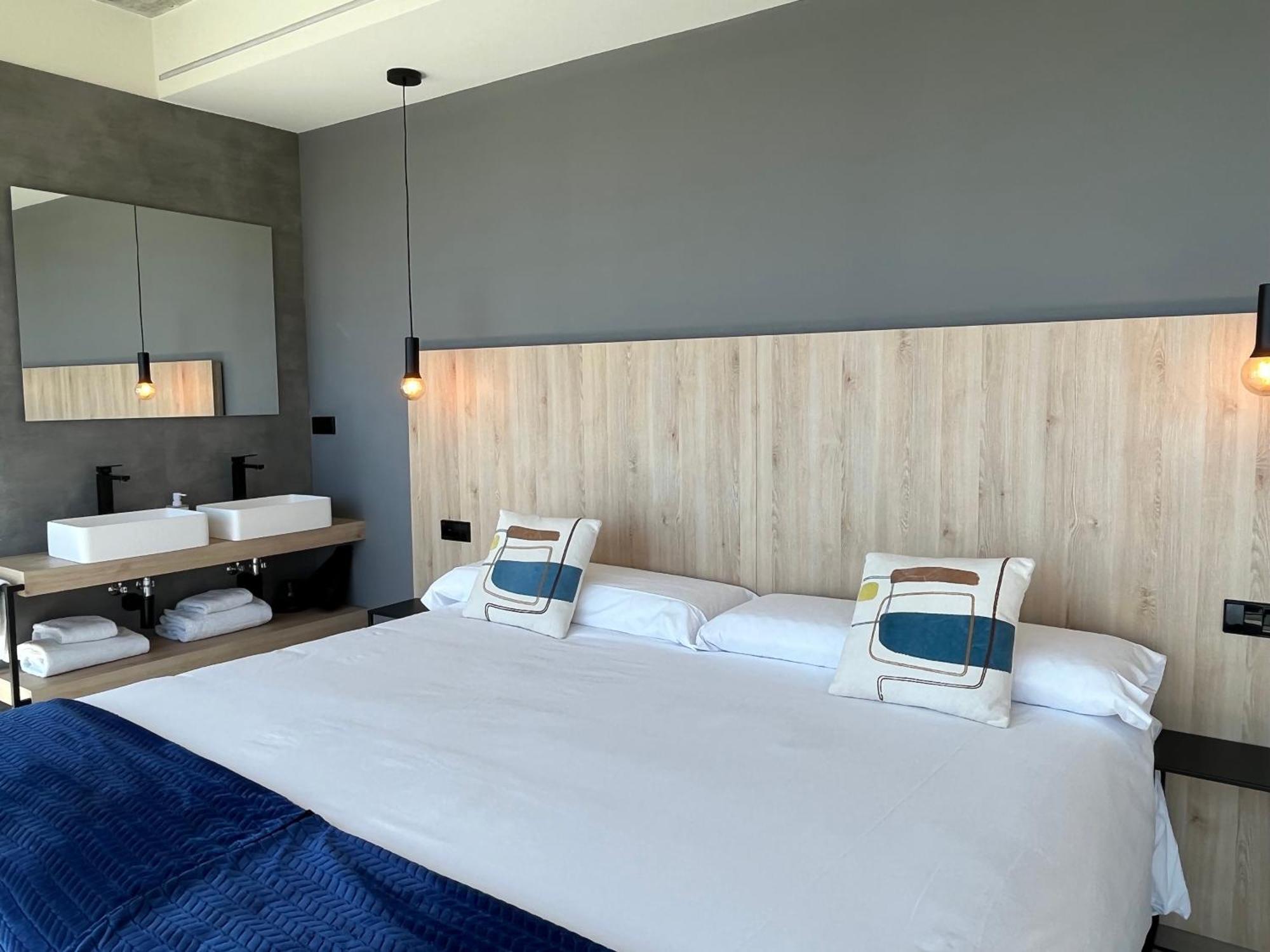 Hospedium Hotel Devalar Do Mar カマリーニャス エクステリア 写真